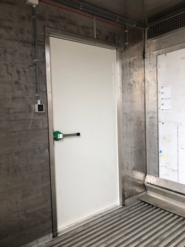 Used 10ft x 8ft 10′ Reefer Container - Image 4